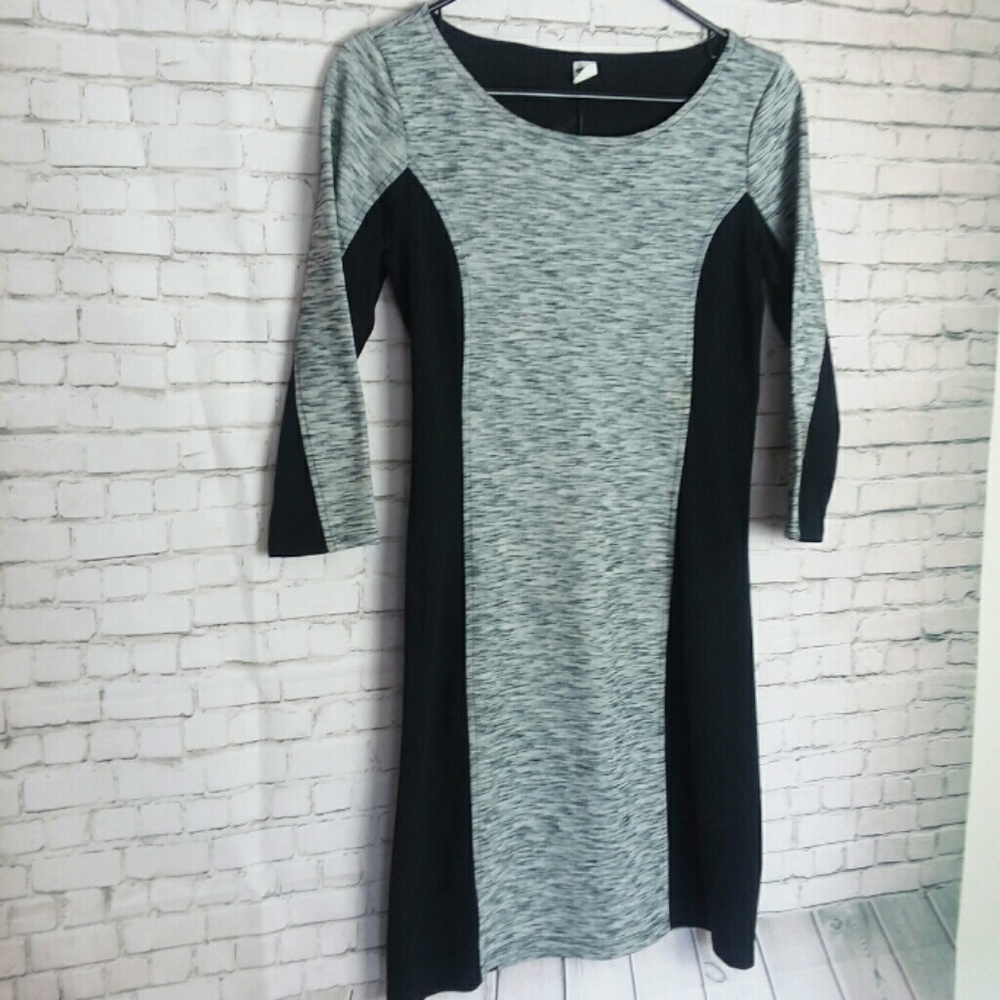 Dress - Picture 4 of 11